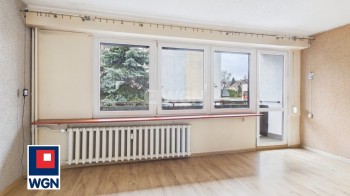 Mieszkanie na  sprzedaż Ostrów Wielkopolski - 3-pokojowe mieszkanie na parterze z balkonem.